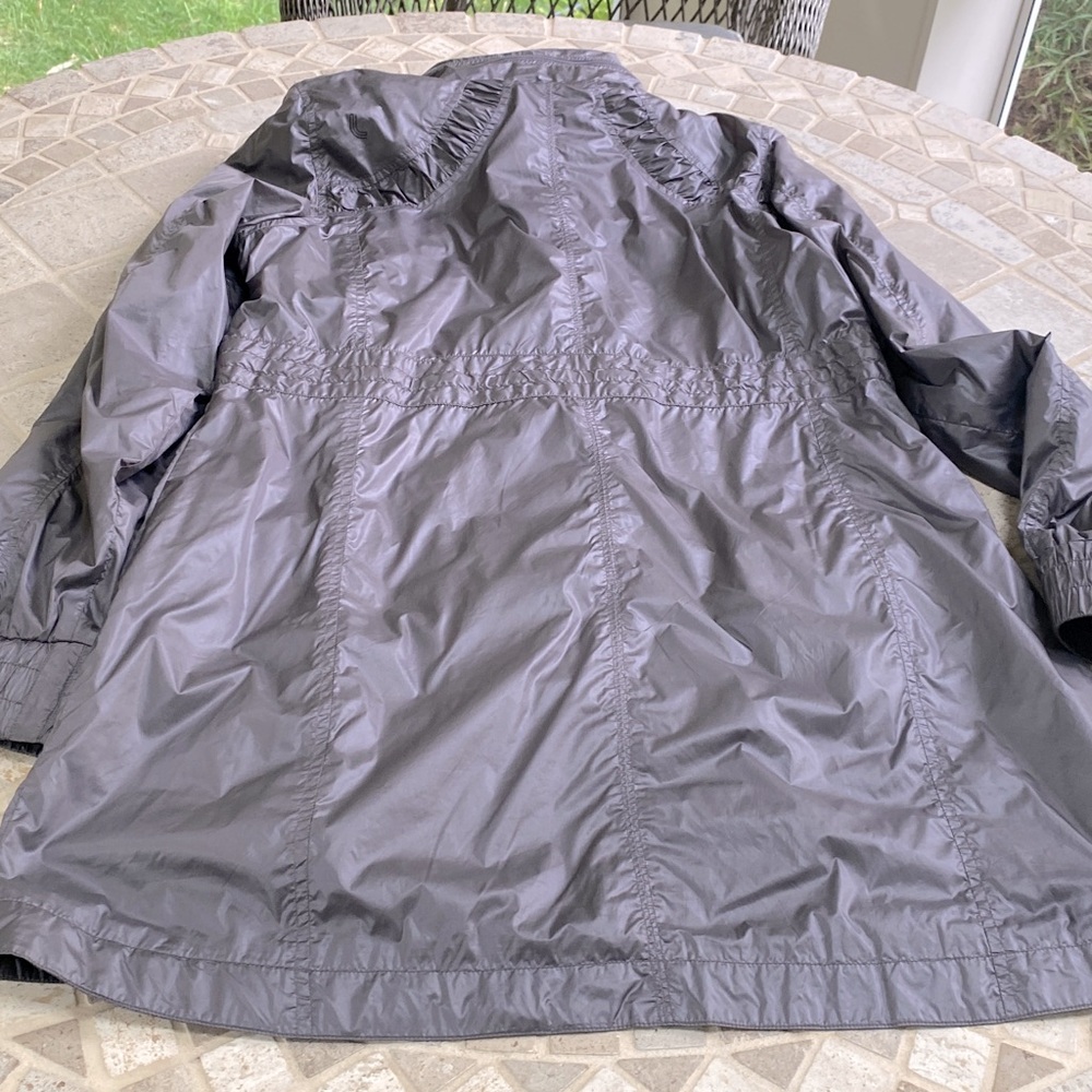 Lole Rain Jacket - Picture 5 of 8